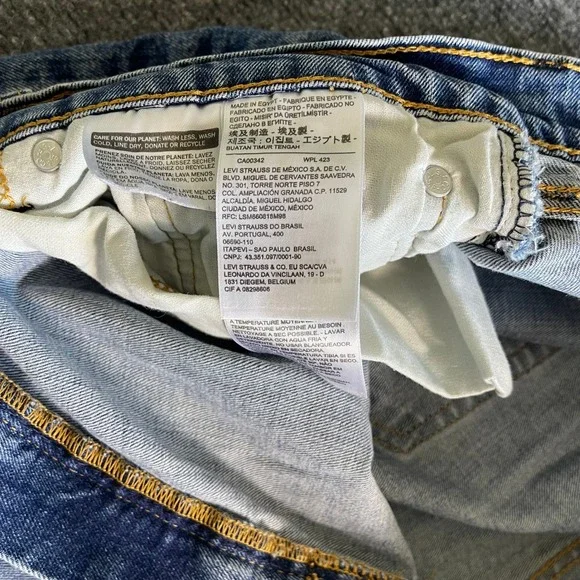 Levis 505 Regular Fit Straight Leg Jeans Mens 38x32 Medium Wash Blue Denim - Picture 3 of 7